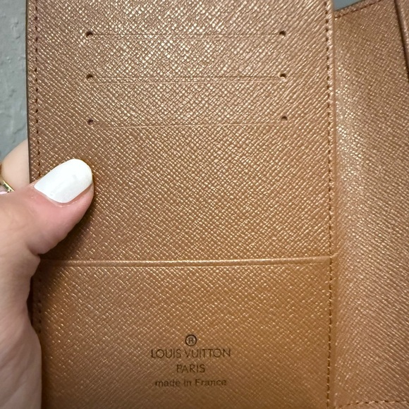 Louis Vuitton monogram passport cover - Picture 4 of 6